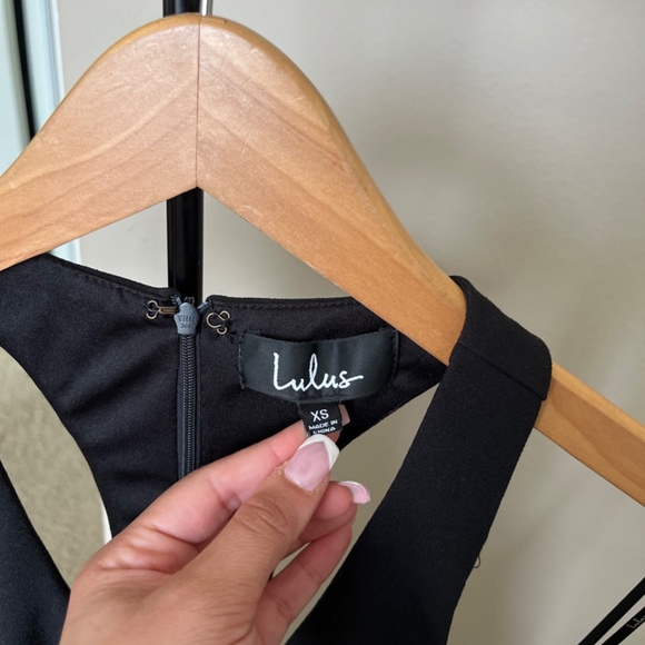 Clothes - Picture 3 of 4